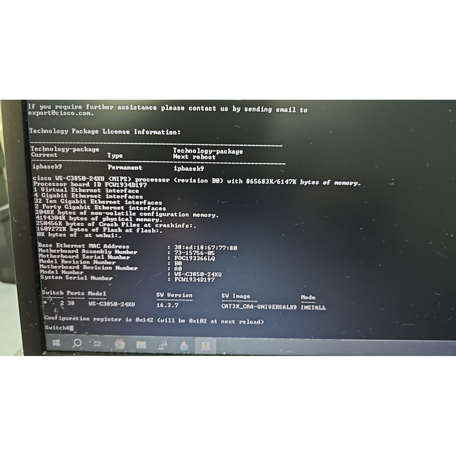 Switch second hand Cisco WS-C3850-24XUW-S 24-Port 10G UPOE 1U cu modul C3850-NM-2-10G si 5 licente apcount Switch-uri