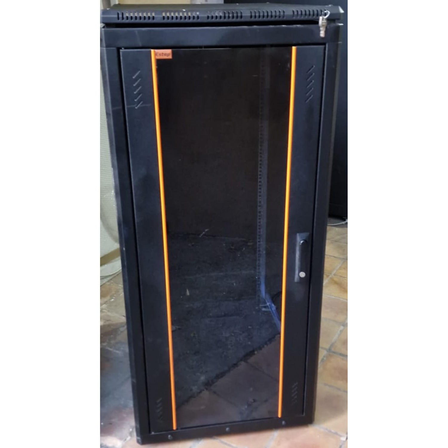 RACK 26U 600x800 UPS-uri Reconditionate