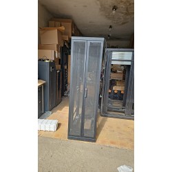 Rack 42U APC AR2101BLK (FARA panouri laterale)