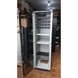 RACK 42U 600 x 800 mm