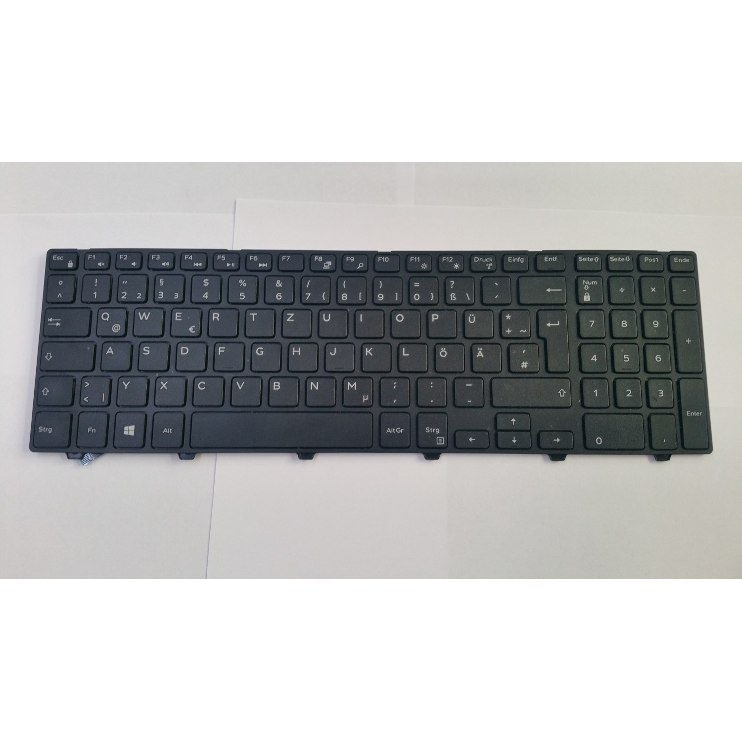 Tastatura laptop noua originala  Dell Inspiron 15-3000 3565 3567 3568 GERMAN MDP9K