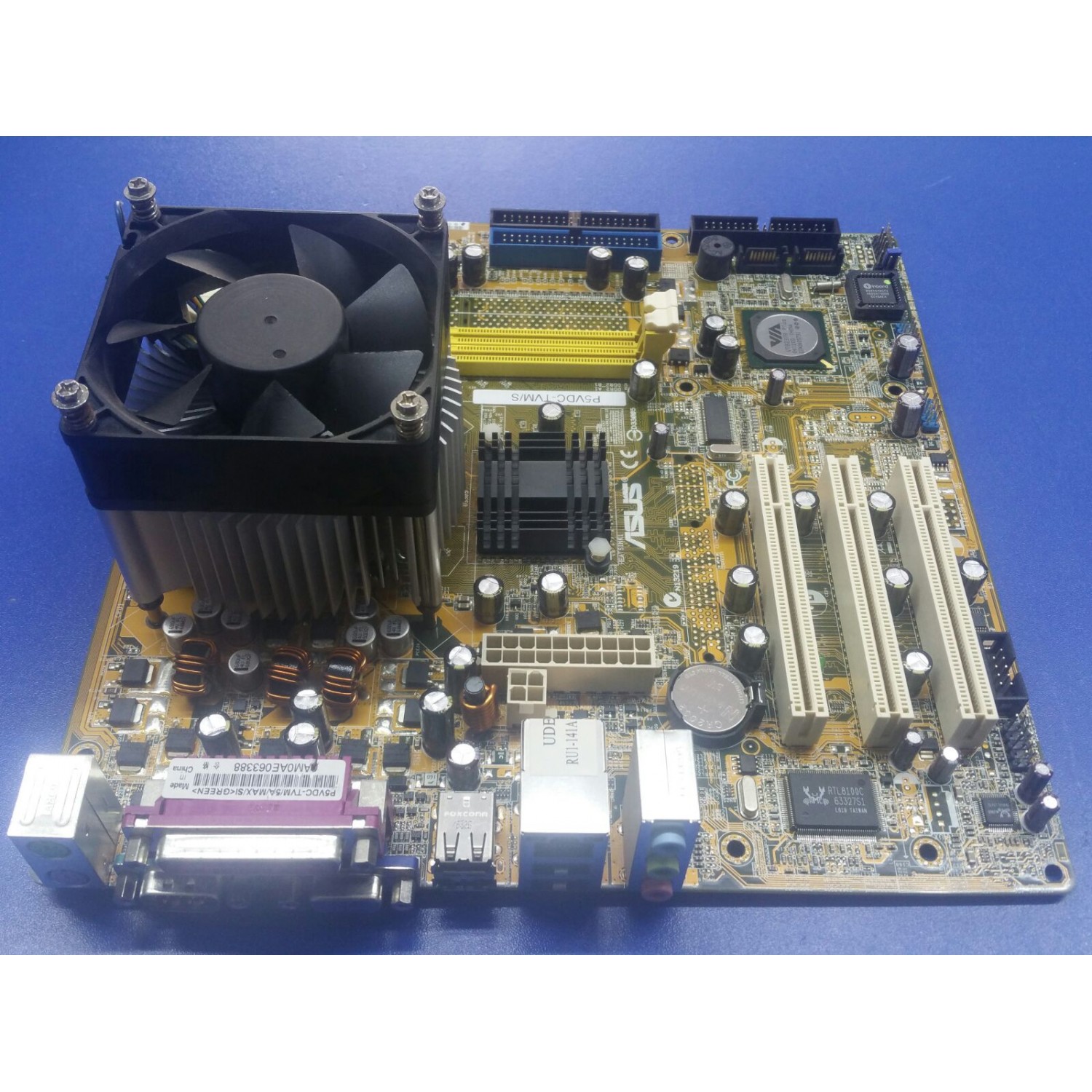 Placa de baza second hand Asus P5VDC-TVM/S+Intel P4 2.8Ghz LGA775