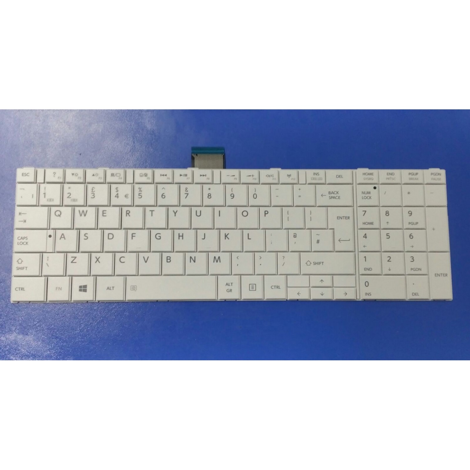 Tastatura laptop noua Toshiba Satellite C850 White UK