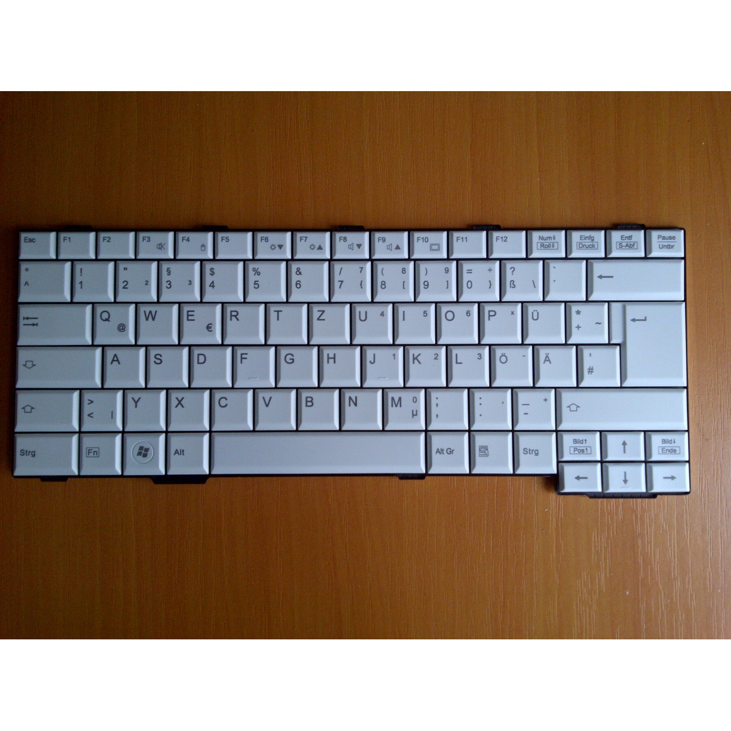 Tastatura Second hand Fujitsu LifeBook S751 S752 S760 S761 S762 E751 E752 T901 CP506622-01 Layout Germana