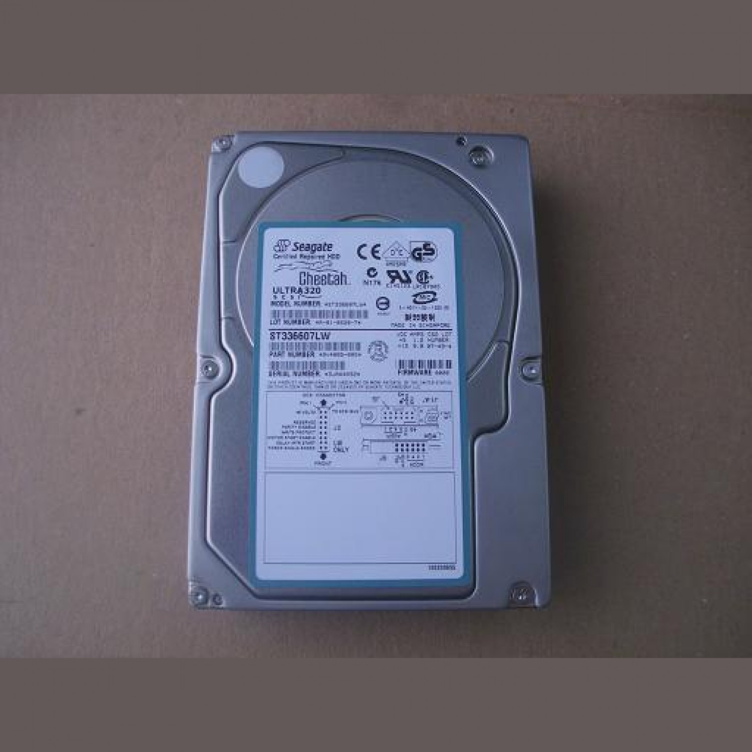 Hard disk server Cheetah SCSI  36GB 10K U320 68pin 3.5''