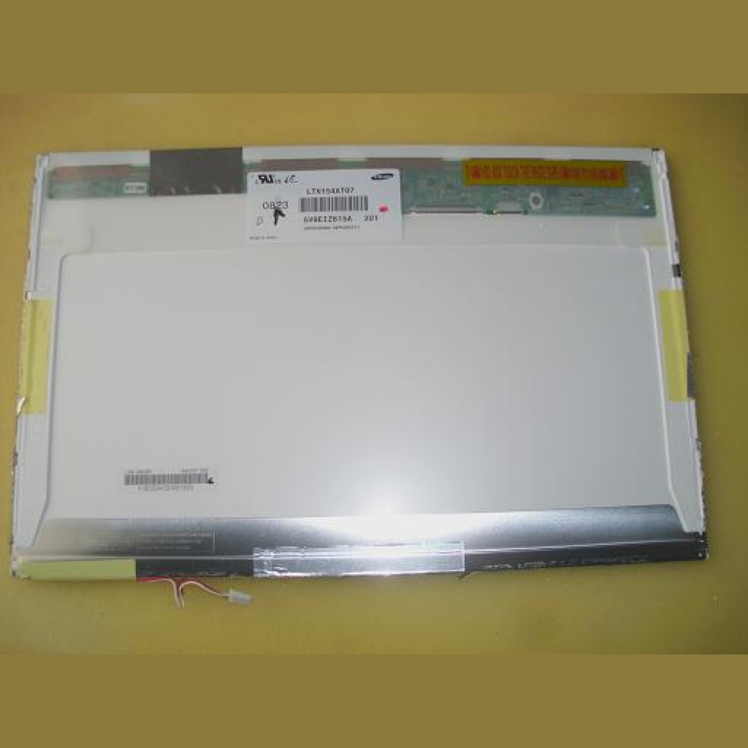 Samsung LTN154AT07 15.4"   WXGA   1280x800   (Glossy)   1 CCFL(Grad B 2 mici pete)