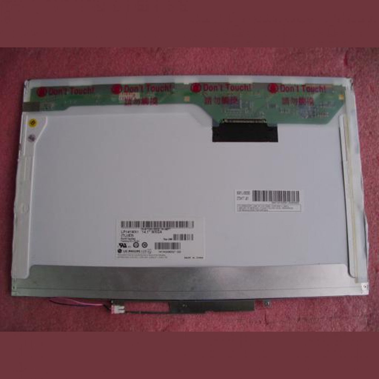 LG Philips 14.1" WXGA 1280x800 LP141WX1 CCFL(spart in coltul din stanga jos)