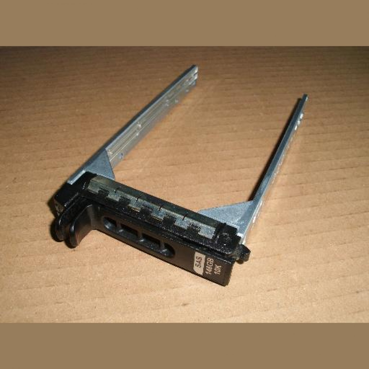 Caddy HDD Server 2.5" SAS SATA DELL PowerEdge 1950 2950 R710 R610 DP/N KF248 Hardisk-uri Server Caddy HDD Server 2.5" SAS SATA DELL PowerEdge 1950 2950 R710 R610 DP/N KF248 Hardisk-uri Server