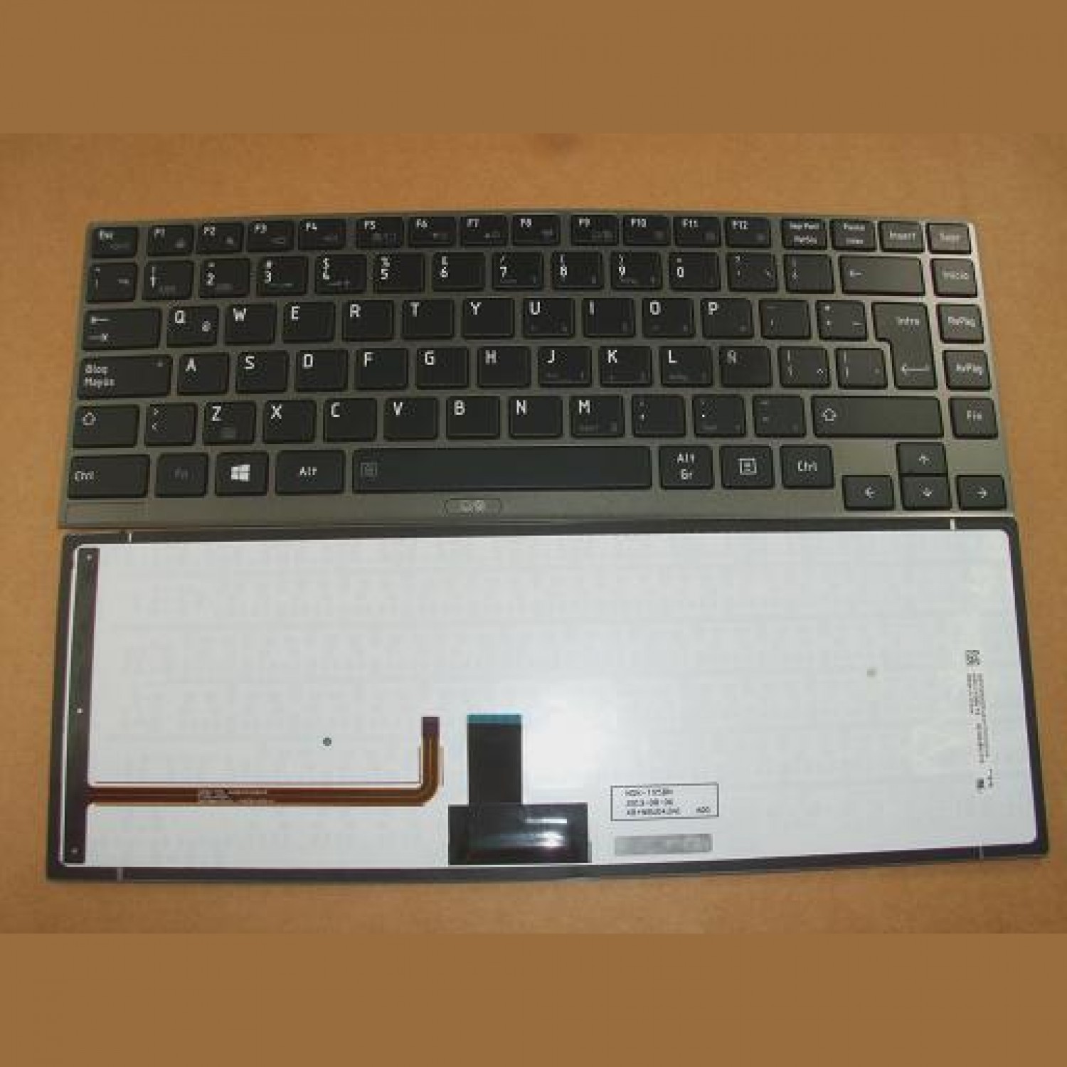 Tastatura laptop noua TOSHIBA Z830 Gray Frame Black (Backlit for WIN8)