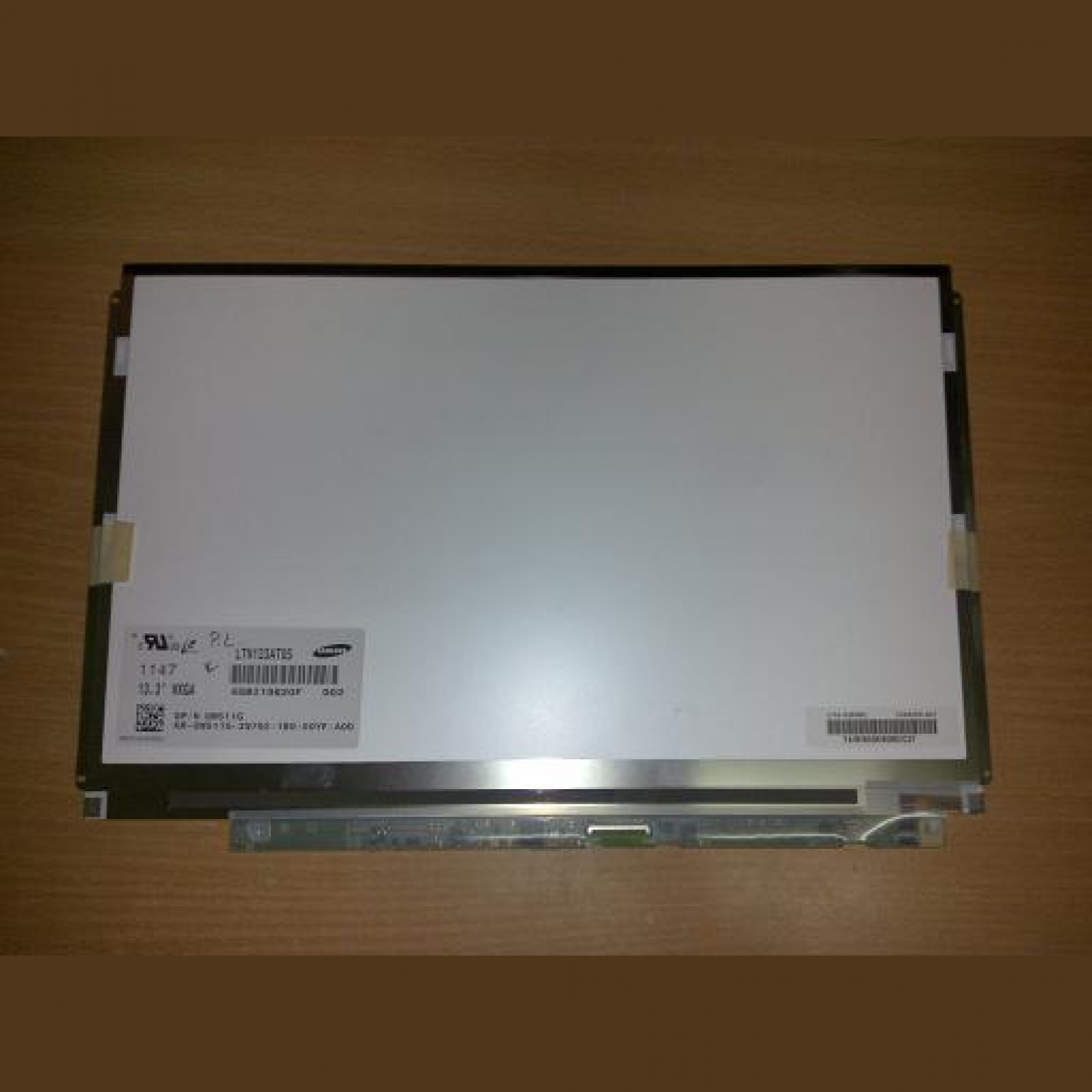 Samsung LTN133AT05-002 13.3"   WXGA   1280x800   (Glossy)   LED