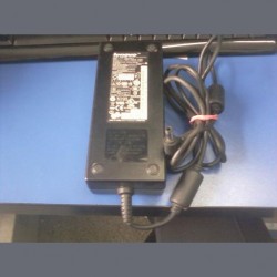 ALIMENTATOR LENOVO 19V 7.11A