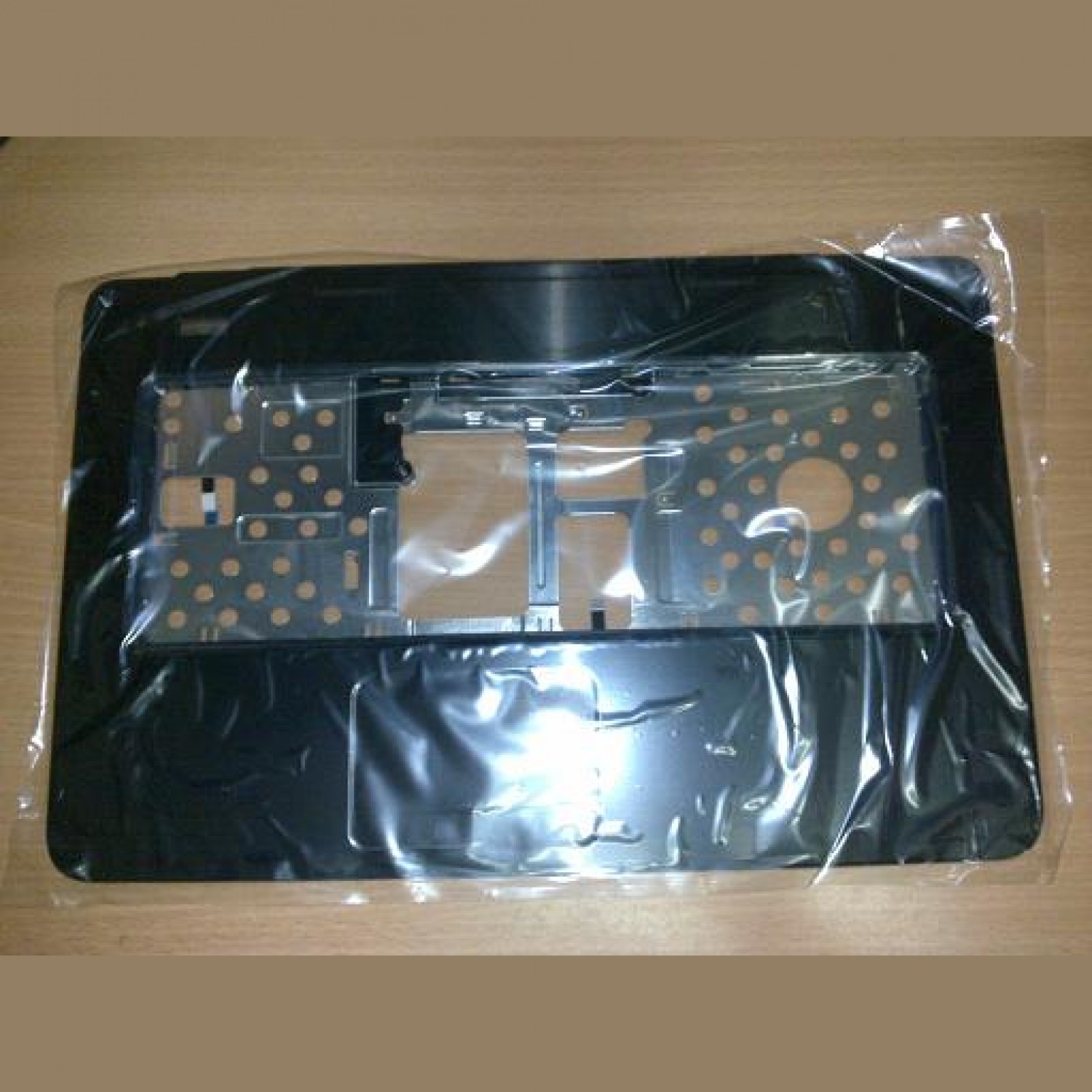 Palmrest NOU  cu Touchpad si Power Button Dell Inspiron N5050 3520 DP/N:GG3K9