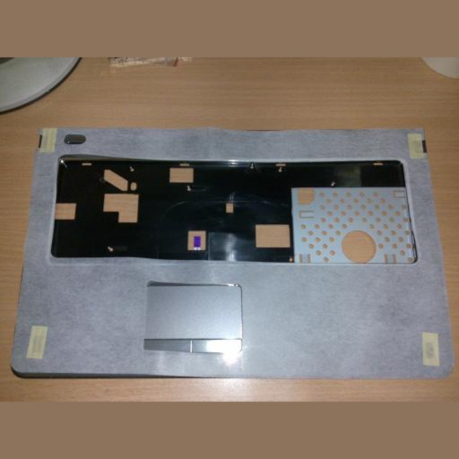 Palmrest cu touchpad NOU Dell Inspiron 17R N7010 DP/N  0NH3K8 Silver